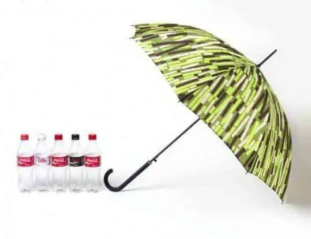 Le parapluie a été dessiné par l'artiste Wayne Hemingway.
