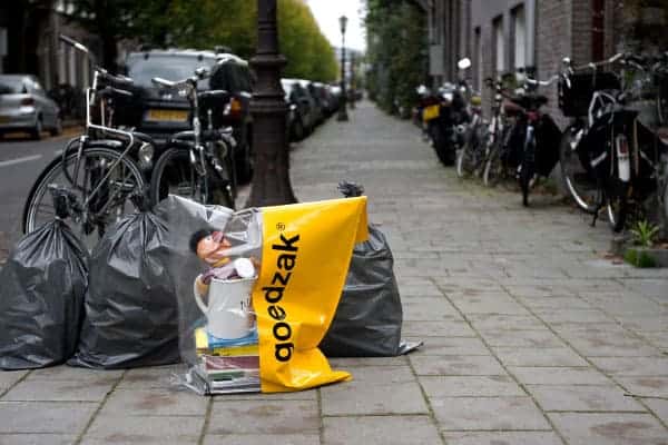 « Goedzak» , le sac qui favorise le réemploi entre voisins